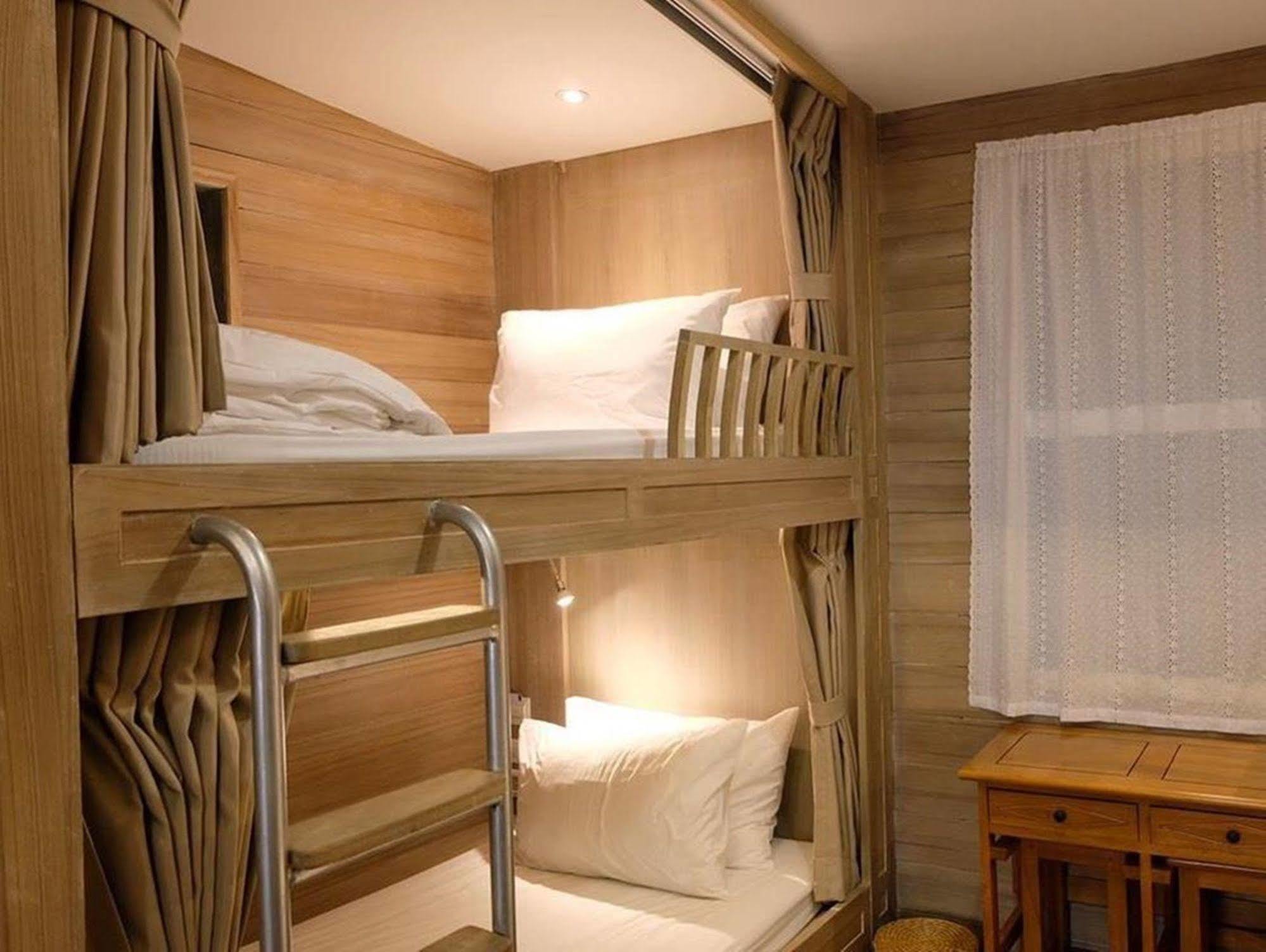 Canale Hostel Бангкок Экстерьер фото